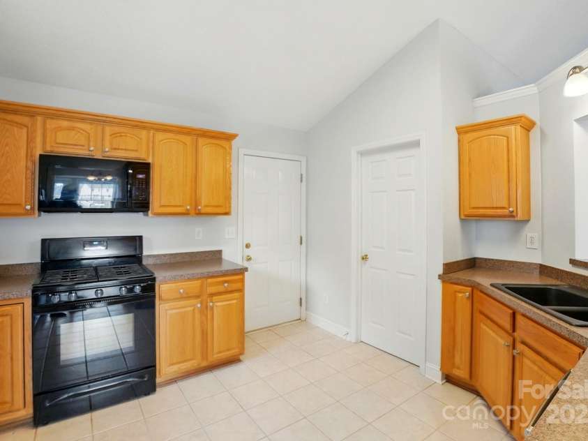 3327 Flagler Circle, Midland, NC 28107.  MLS# CAR4251197, YatesRealty ID 17912. 