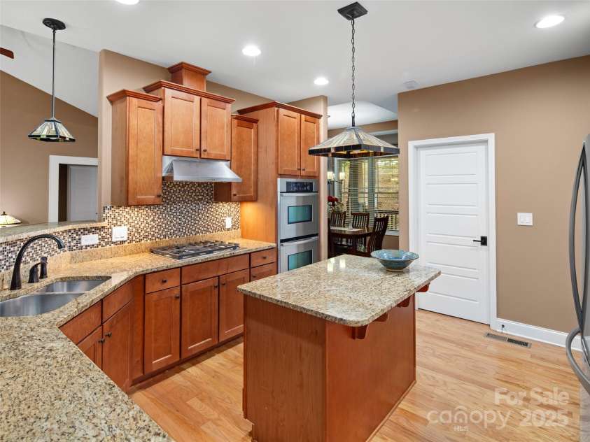 60 Bent Creek Preserve Road, Asheville, NC 28806.  MLS# CAR4251914, YatesRealty ID 17913. Kitchen