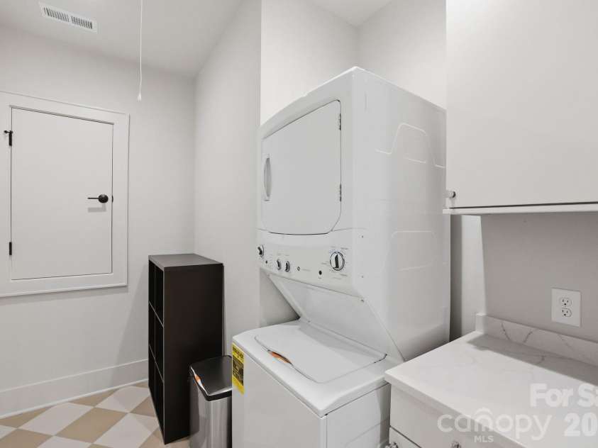 6010 Old Providence Lane, Charlotte, NC 28226.  MLS# CAR4373748, YatesRealty ID 17913. 2nd Floor Laundry 