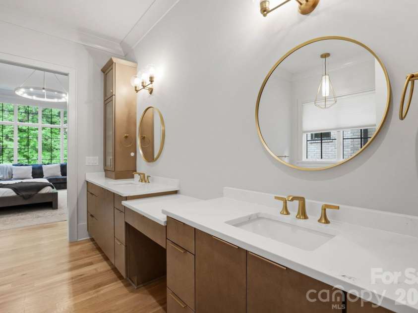 6010 Old Providence Lane, Charlotte, NC 28226.  MLS# CAR4373748, YatesRealty ID 17913. 