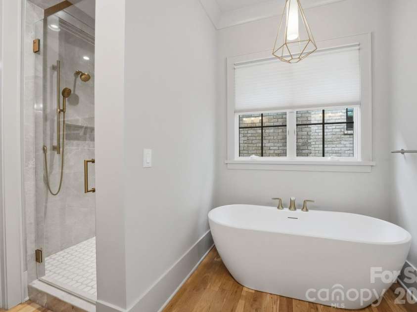 6010 Old Providence Lane, Charlotte, NC 28226.  MLS# CAR4373748, YatesRealty ID 17913. 