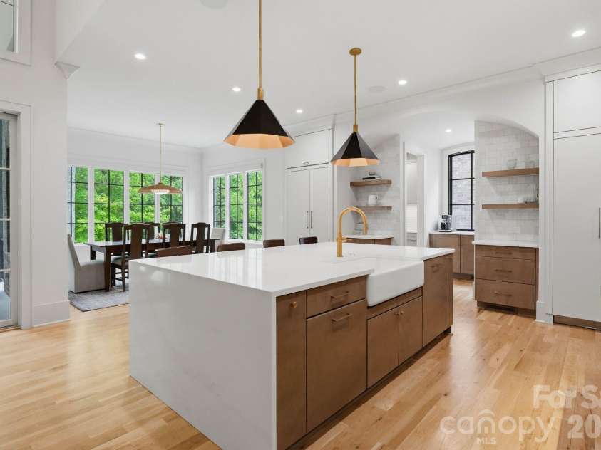 6010 Old Providence Lane, Charlotte, NC 28226.  MLS# CAR4373748, YatesRealty ID 17913. 