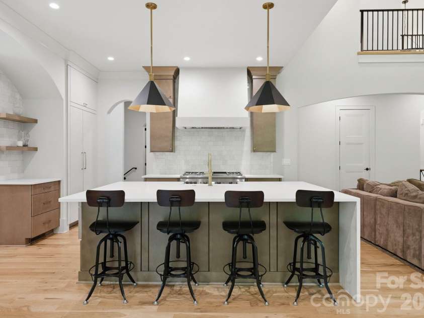 6010 Old Providence Lane, Charlotte, NC 28226.  MLS# CAR4373748, YatesRealty ID 17913. 