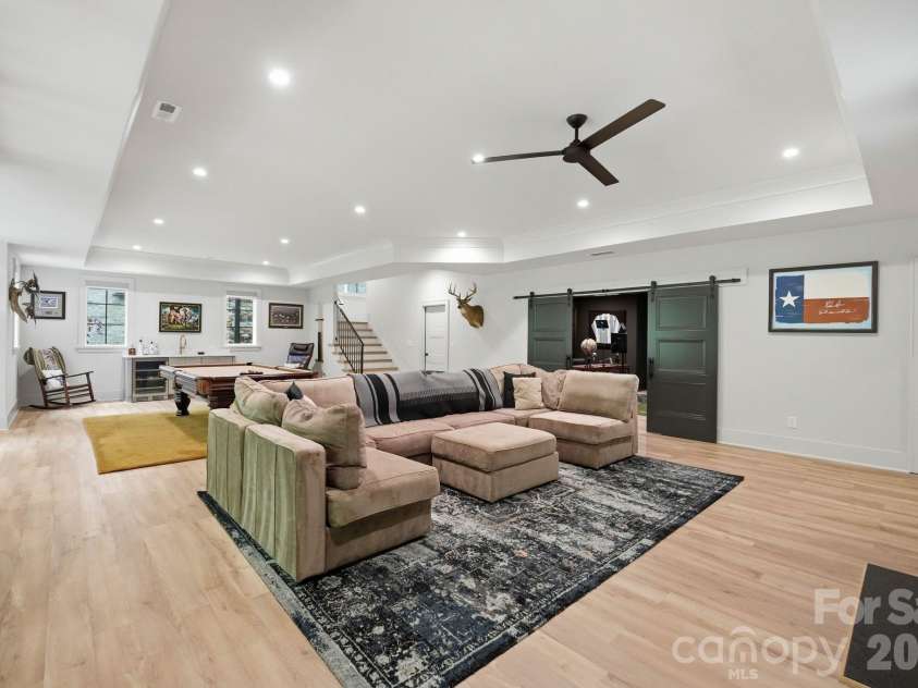 6010 Old Providence Lane, Charlotte, NC 28226.  MLS# CAR4373748, YatesRealty ID 17913. Basement 
