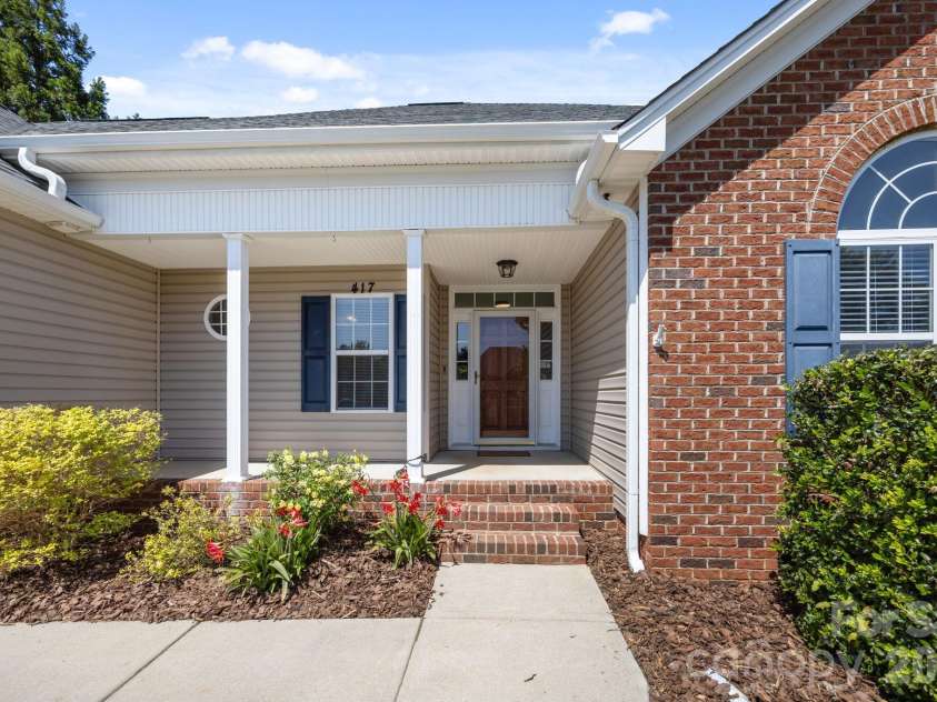 417 Deerfield Drive, Mount Holly, NC 28120.  MLS# CAR4374640, YatesRealty ID 17914. 