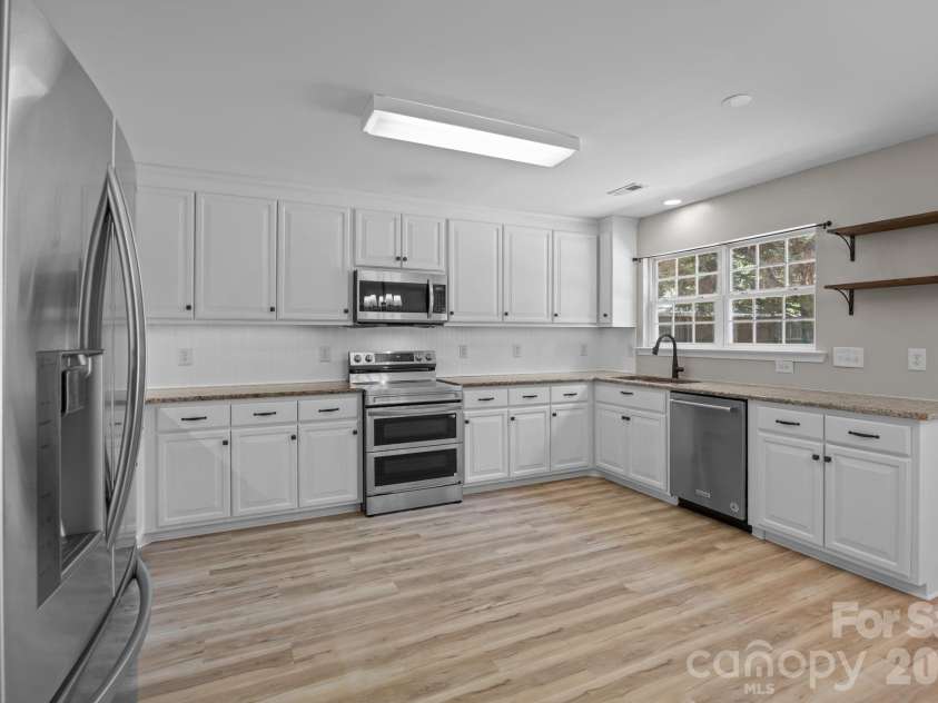 417 Deerfield Drive, Mount Holly, NC 28120.  MLS# CAR4374640, YatesRealty ID 17914. 