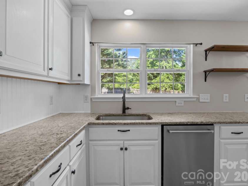 417 Deerfield Drive, Mount Holly, NC 28120.  MLS# CAR4374640, YatesRealty ID 17914. 