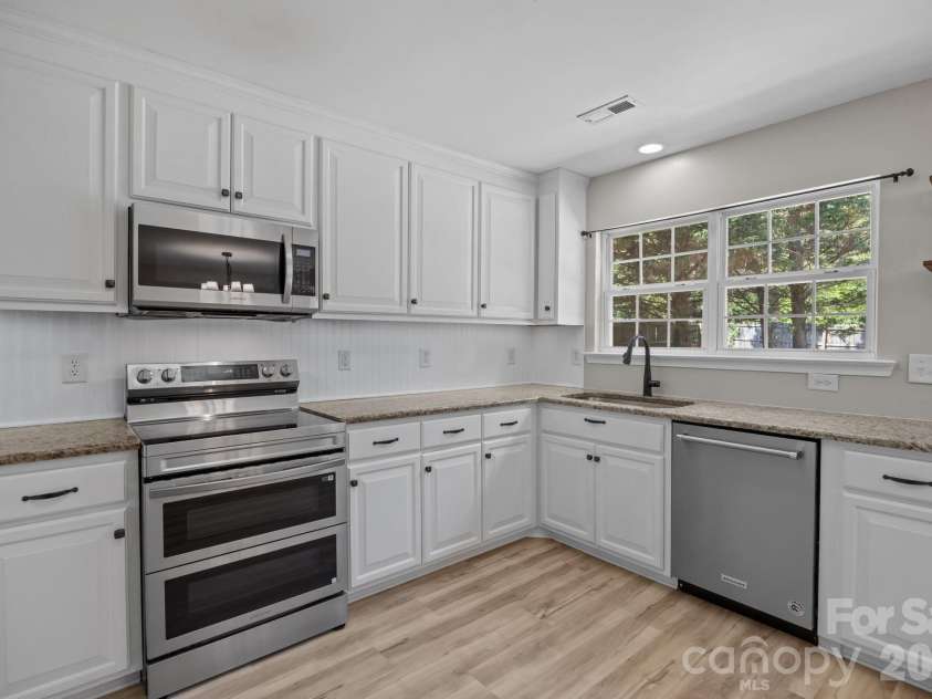 417 Deerfield Drive, Mount Holly, NC 28120.  MLS# CAR4374640, YatesRealty ID 17914. 