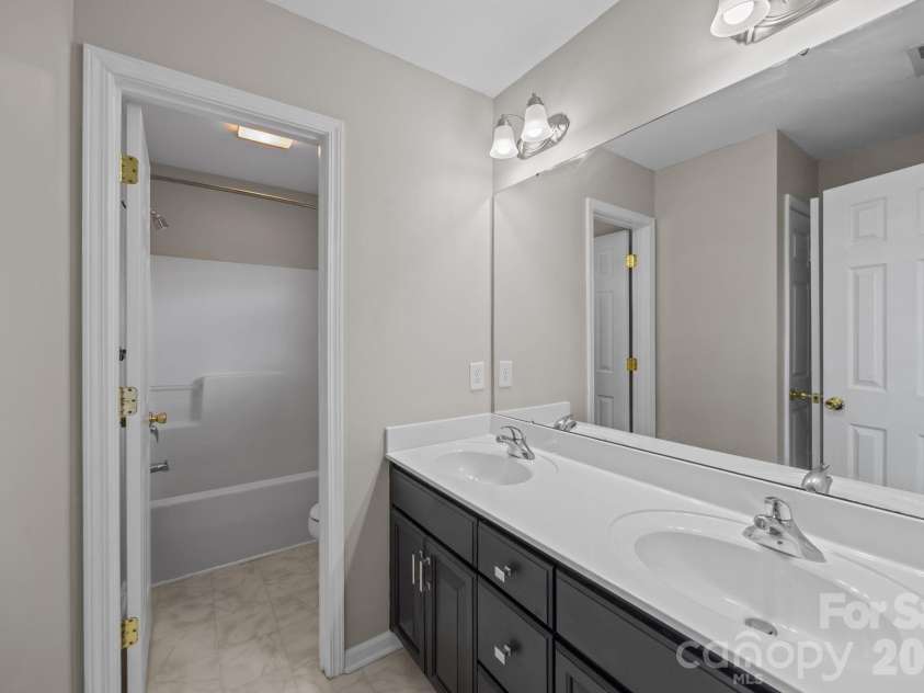417 Deerfield Drive, Mount Holly, NC 28120.  MLS# CAR4374640, YatesRealty ID 17914. 