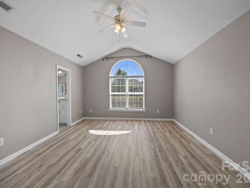 417 Deerfield Drive, Mount Holly, NC 28120.  MLS# CAR4374640, YatesRealty ID 17914. 