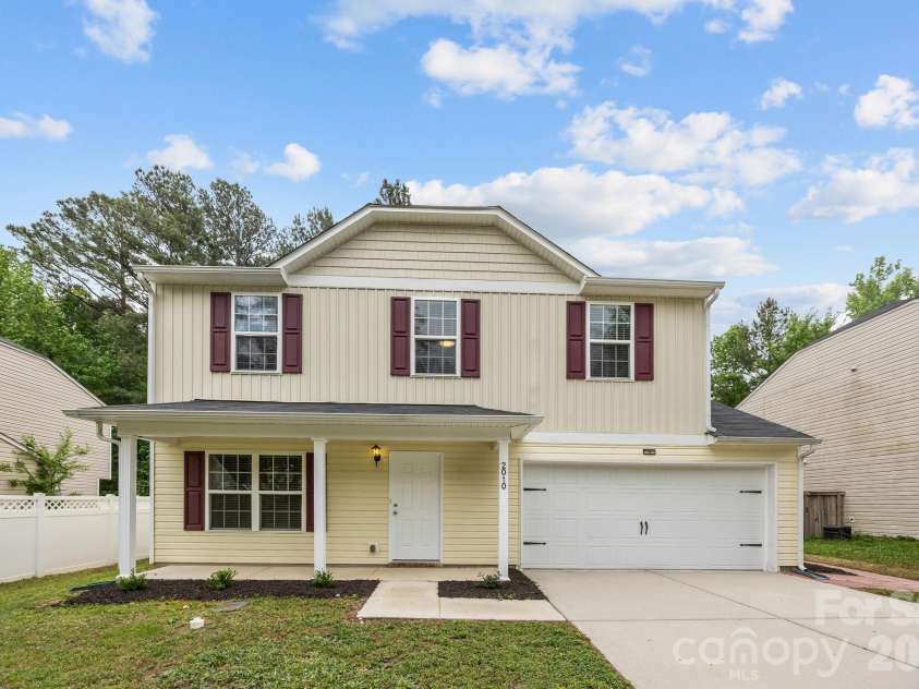2010 Park Drive, Lancaster, SC 29720.  MLS# CAR4375154, YatesRealty ID 17916. 