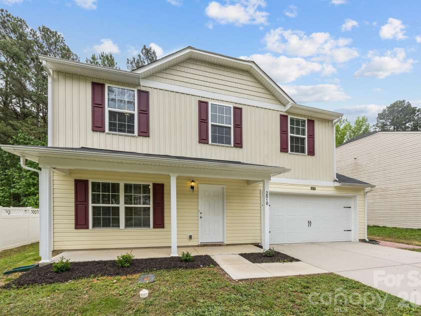 2010 Park Drive, Lancaster, SC 29720.  MLS# CAR4375154, YatesRealty ID 17916. 