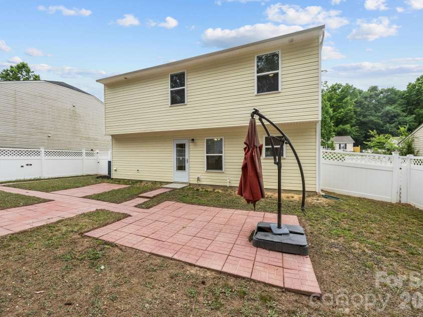 2010 Park Drive, Lancaster, SC 29720.  MLS# CAR4375154, YatesRealty ID 17916. Bakyard Patio