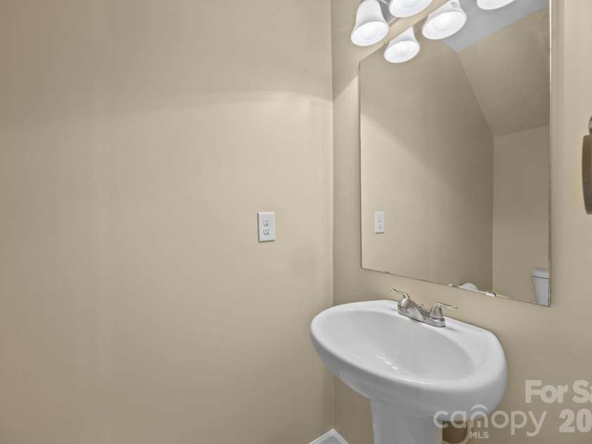 2010 Park Drive, Lancaster, SC 29720.  MLS# CAR4375154, YatesRealty ID 17916. Main Floor Half Bath