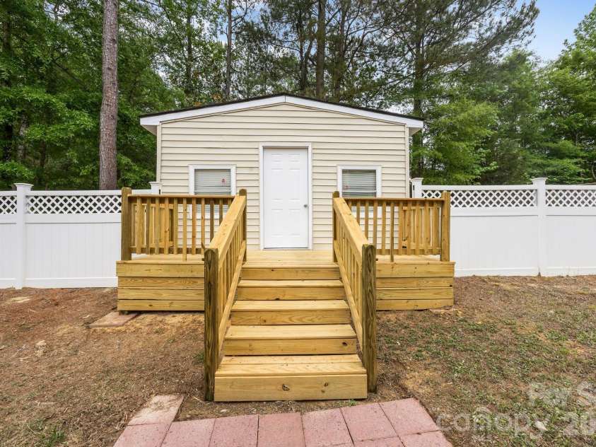 2010 Park Drive, Lancaster, SC 29720.  MLS# CAR4375154, YatesRealty ID 17916. Oversized Shed/Workshop