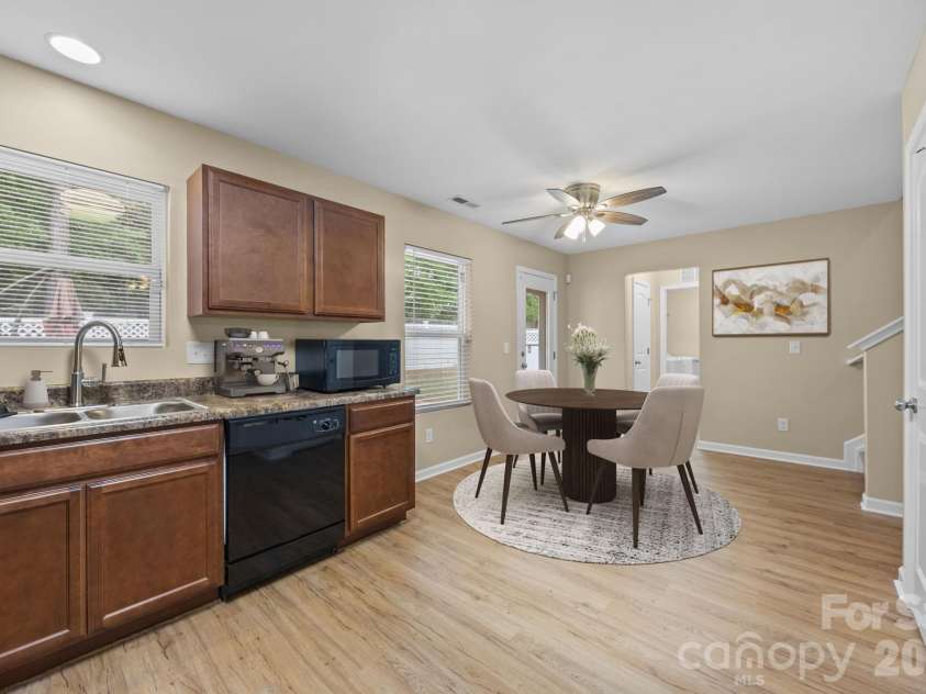 2010 Park Drive, Lancaster, SC 29720.  MLS# CAR4375154, YatesRealty ID 17916. Virtually Staged Dining