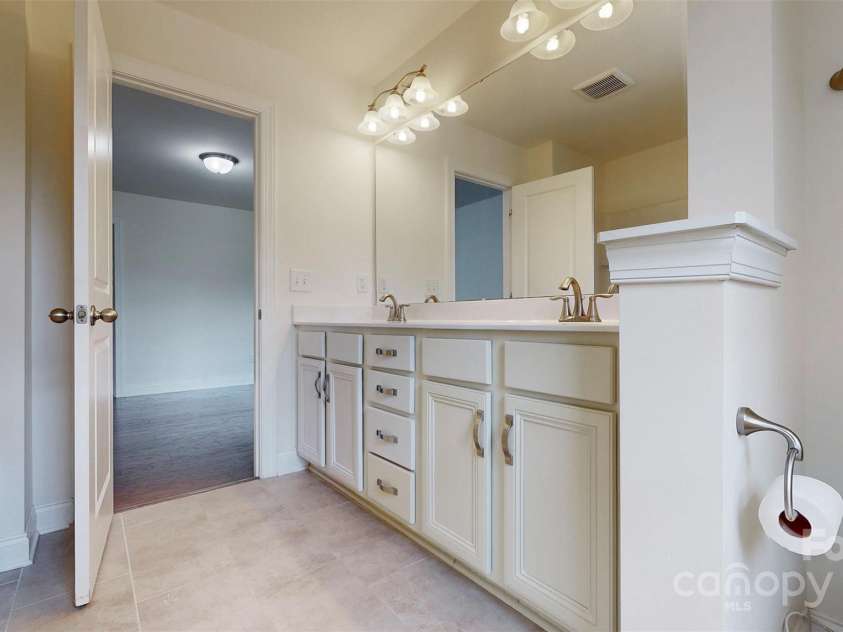 14506 Knowledge Circle, Charlotte, NC 28277.  MLS# CAR4255261, YatesRealty ID 17917. 