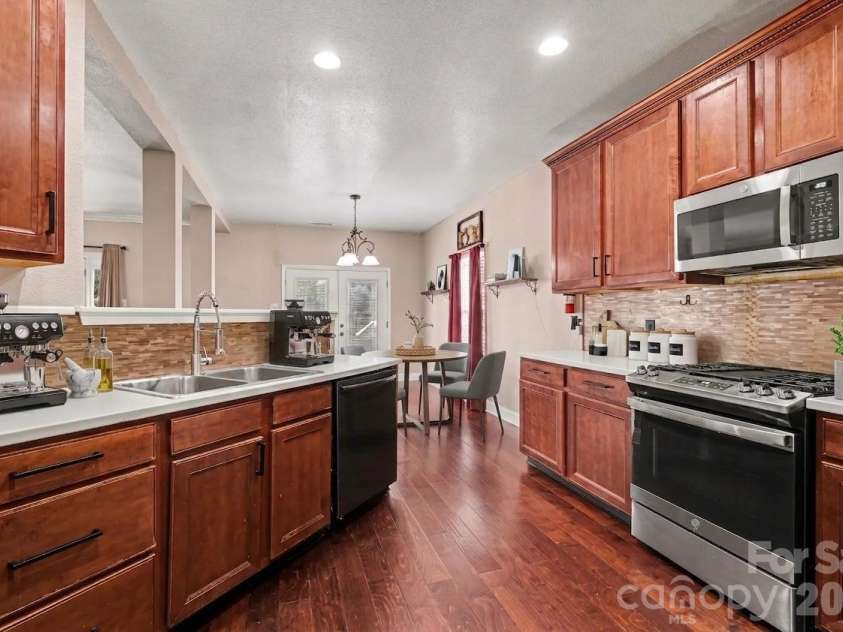 3425 Pikes Peak Drive, Gastonia, NC 28052.  MLS# CAR4375188, YatesRealty ID 17917. 