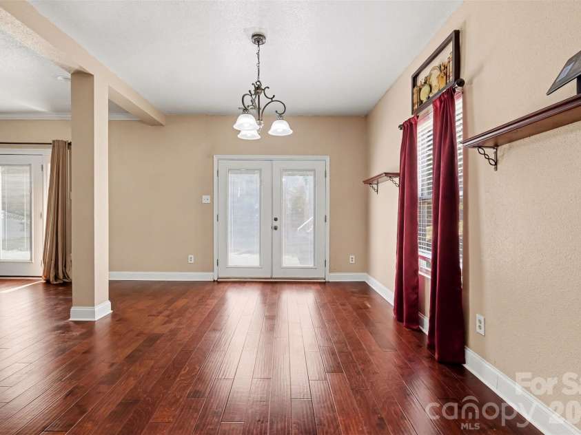 3425 Pikes Peak Drive, Gastonia, NC 28052.  MLS# CAR4375188, YatesRealty ID 17917. 