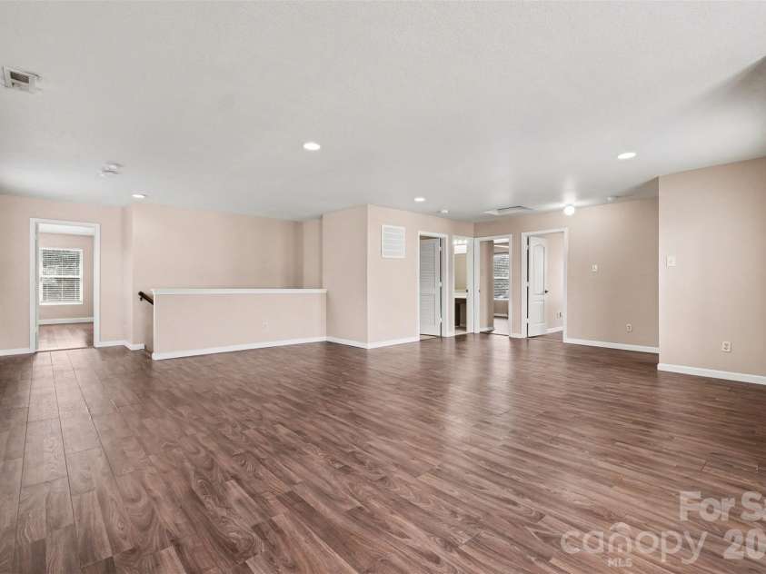 3425 Pikes Peak Drive, Gastonia, NC 28052.  MLS# CAR4375188, YatesRealty ID 17917. 