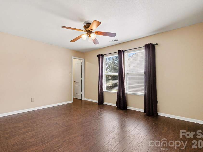 3425 Pikes Peak Drive, Gastonia, NC 28052.  MLS# CAR4375188, YatesRealty ID 17917. 