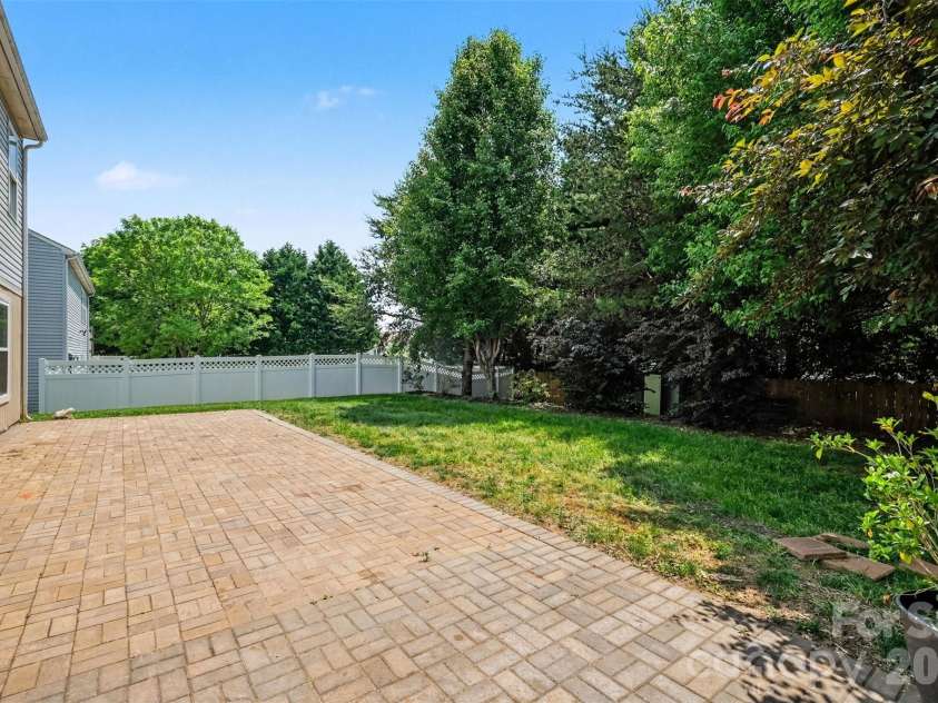 3425 Pikes Peak Drive, Gastonia, NC 28052.  MLS# CAR4375188, YatesRealty ID 17917. 