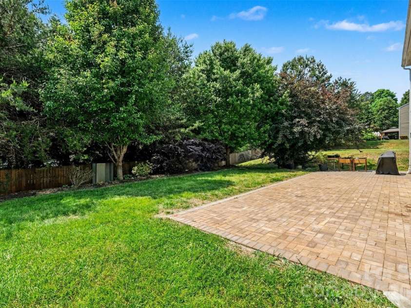 3425 Pikes Peak Drive, Gastonia, NC 28052.  MLS# CAR4375188, YatesRealty ID 17917. 