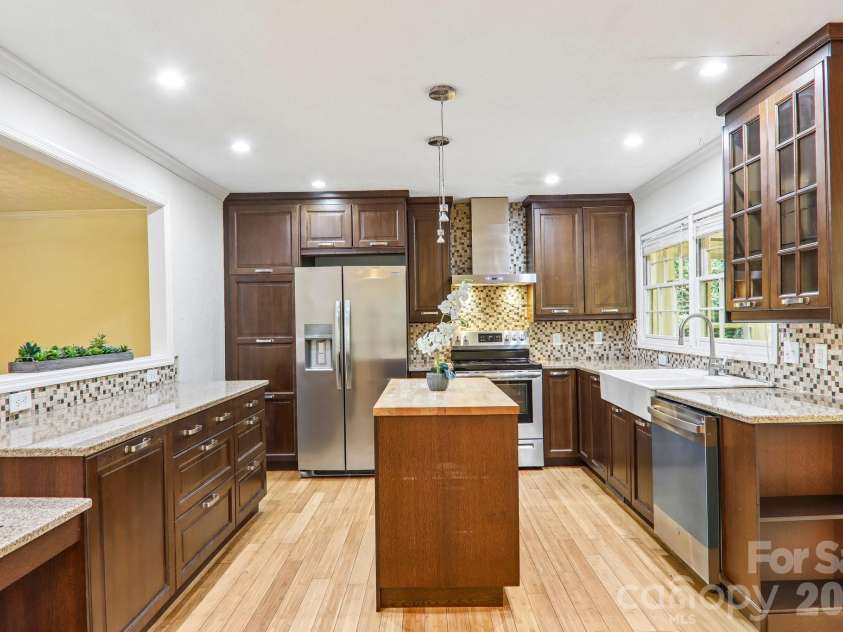 14 Forest Ridge Drive, Arden, NC 28704.  MLS# CAR4371678, YatesRealty ID 17918. 