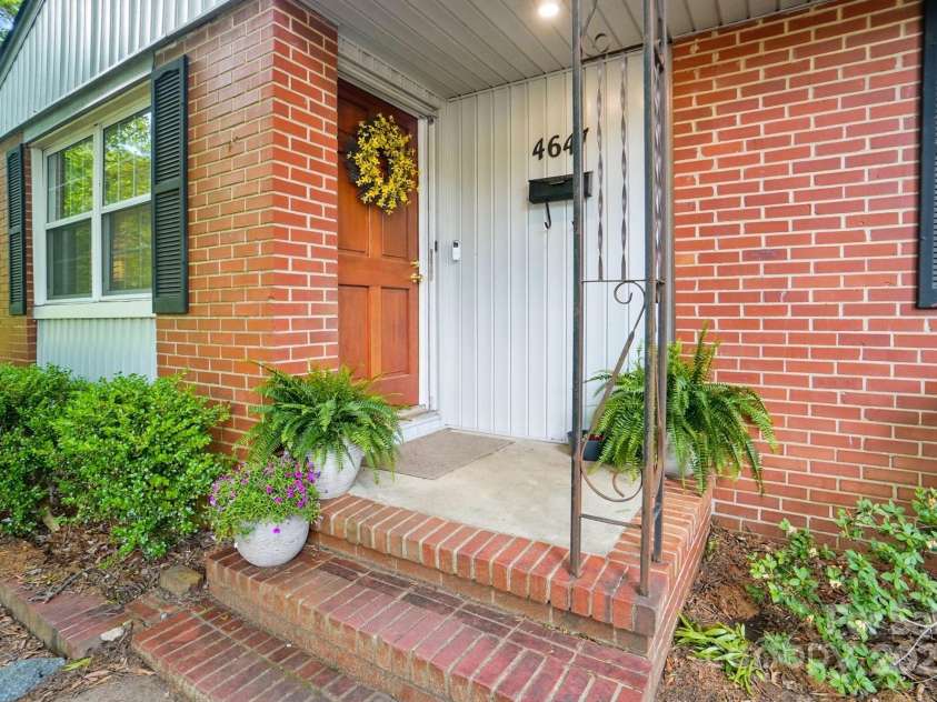 4647 General Pershing Drive, Charlotte, NC 28209.  MLS# CAR4255851, YatesRealty ID 17918. 