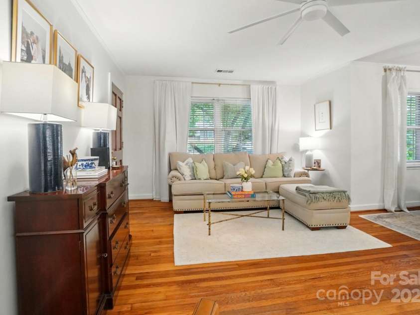 4647 General Pershing Drive, Charlotte, NC 28209.  MLS# CAR4255851, YatesRealty ID 17918. 