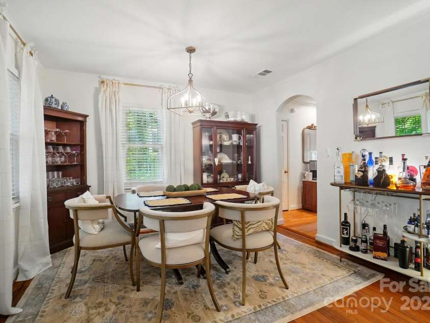 4647 General Pershing Drive, Charlotte, NC 28209.  MLS# CAR4255851, YatesRealty ID 17918. 