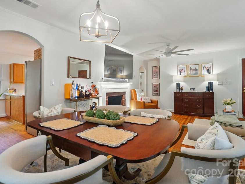 4647 General Pershing Drive, Charlotte, NC 28209.  MLS# CAR4255851, YatesRealty ID 17918. 