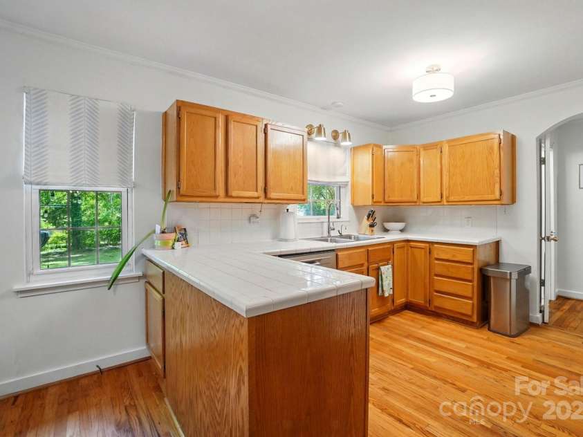 4647 General Pershing Drive, Charlotte, NC 28209.  MLS# CAR4255851, YatesRealty ID 17918. 