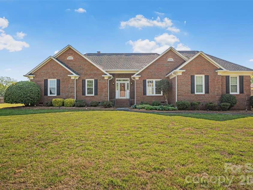 101 Brightland Run, Monroe, NC 28110.  MLS# CAR4370160, YatesRealty ID 17919. 