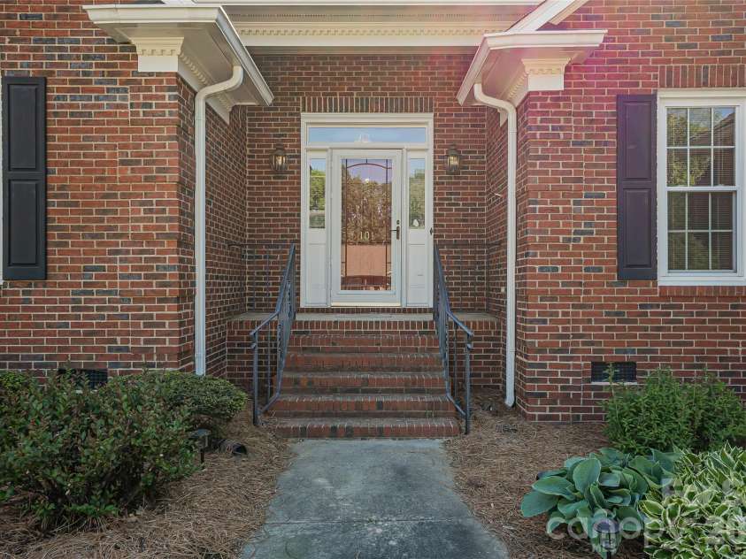 101 Brightland Run, Monroe, NC 28110.  MLS# CAR4370160, YatesRealty ID 17919. 