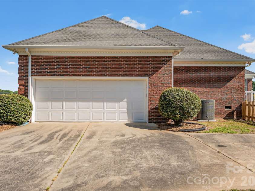 101 Brightland Run, Monroe, NC 28110.  MLS# CAR4370160, YatesRealty ID 17919. 