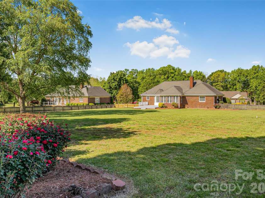 101 Brightland Run, Monroe, NC 28110.  MLS# CAR4370160, YatesRealty ID 17919. 