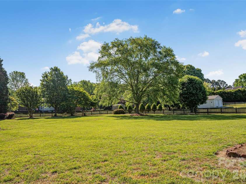 101 Brightland Run, Monroe, NC 28110.  MLS# CAR4370160, YatesRealty ID 17919. 