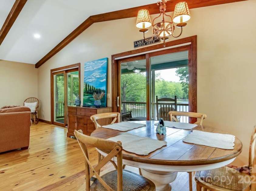 609 Haven Drive, Saluda, NC 28773.  MLS# CAR4247056, YatesRealty ID 17919. Dining area