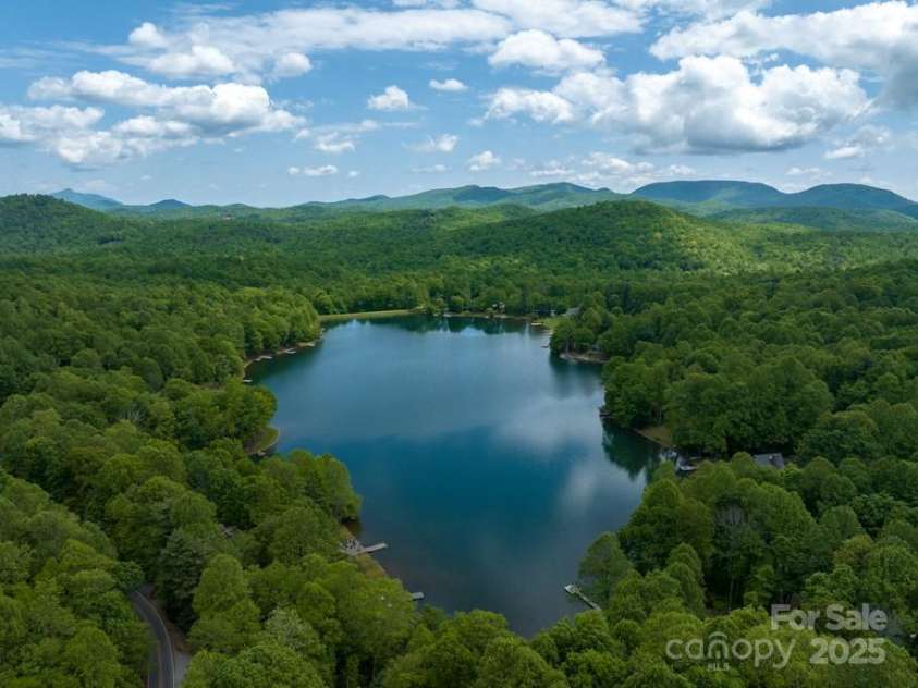 609 Haven Drive, Saluda, NC 28773.  MLS# CAR4247056, YatesRealty ID 17919. Have one of the few dock's and spots on the water.
