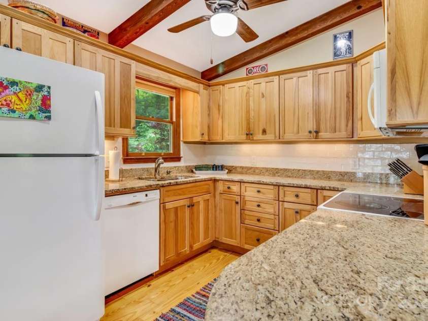 609 Haven Drive, Saluda, NC 28773.  MLS# CAR4247056, YatesRealty ID 17919. Kitchen