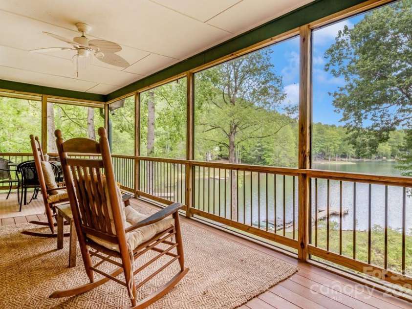 609 Haven Drive, Saluda, NC 28773.  MLS# CAR4247056, YatesRealty ID 17919. Lazy dog days, await.  Watch the mist rise off the water in the morning, the sunrise, and listening to the birds and frogs call