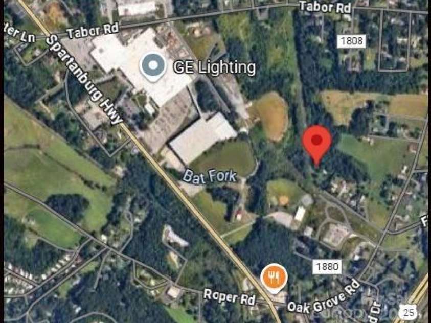 160 Lost Creek Drive, Flat Rock, NC 28731.  MLS# CAR4304695, YatesRealty ID 1792. Back up against the 