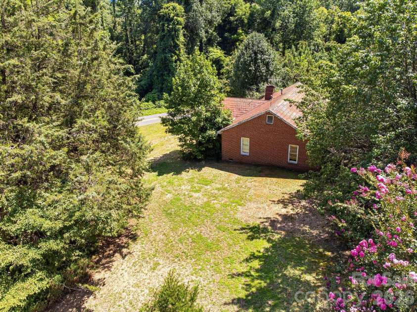 211 Luckadoo Road, Bostic, NC 28018.  MLS# CAR4318680, YatesRealty ID 1792. 