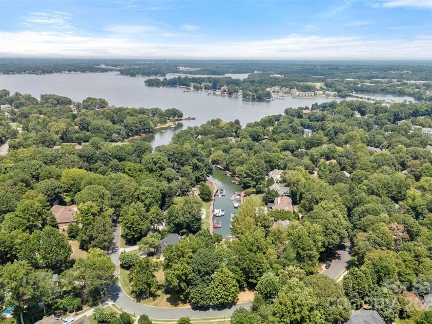 21404 Blakely Shores Drive, Cornelius, NC 28031.  MLS# CAR4287457, YatesRealty ID 17922. 