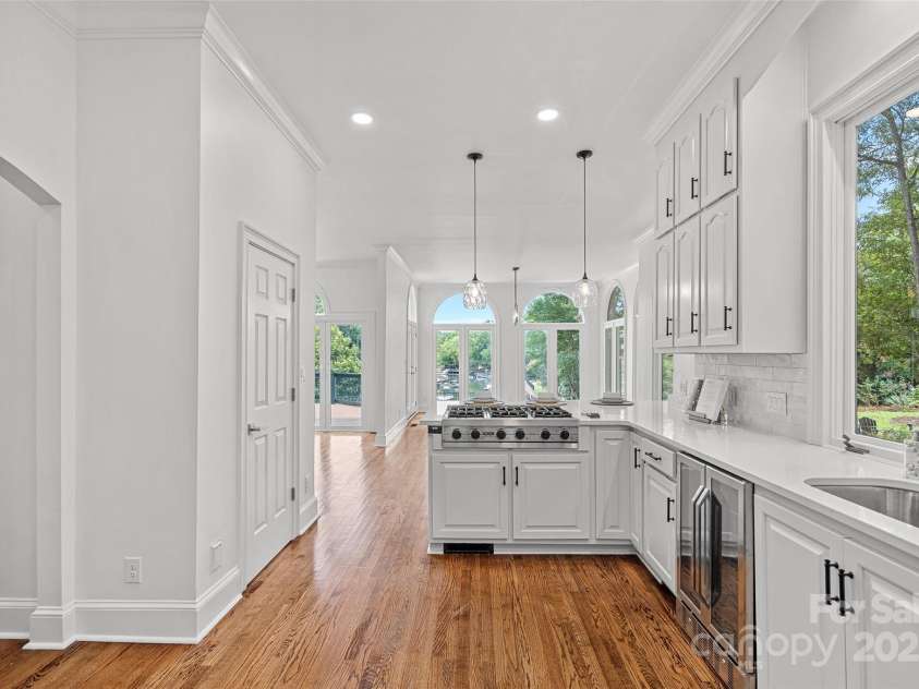 21404 Blakely Shores Drive, Cornelius, NC 28031.  MLS# CAR4287457, YatesRealty ID 17922. 