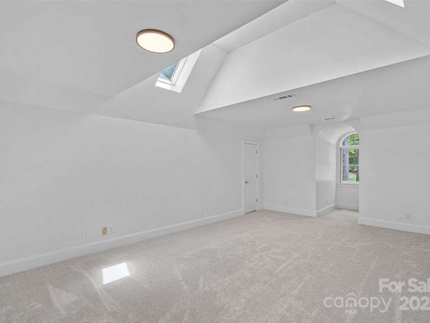 21404 Blakely Shores Drive, Cornelius, NC 28031.  MLS# CAR4287457, YatesRealty ID 17922. 