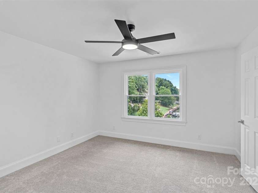 21404 Blakely Shores Drive, Cornelius, NC 28031.  MLS# CAR4287457, YatesRealty ID 17922. 