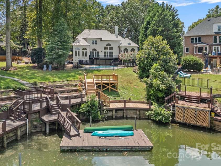 21404 Blakely Shores Drive, Cornelius, NC 28031.  MLS# CAR4287457, YatesRealty ID 17922. 