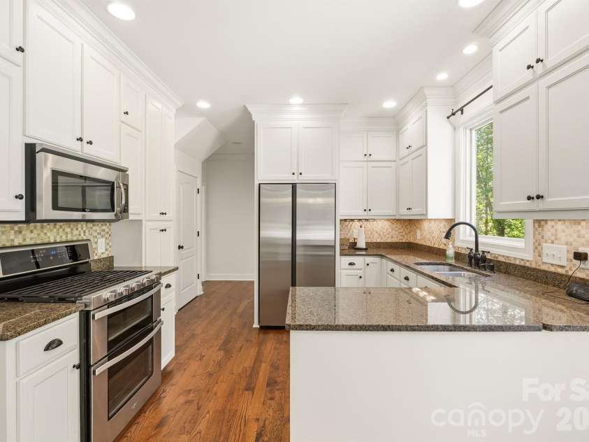 321 Winding Creek Drive, Morganton, NC 28655.  MLS# CAR4361242, YatesRealty ID 17922. Kitchen